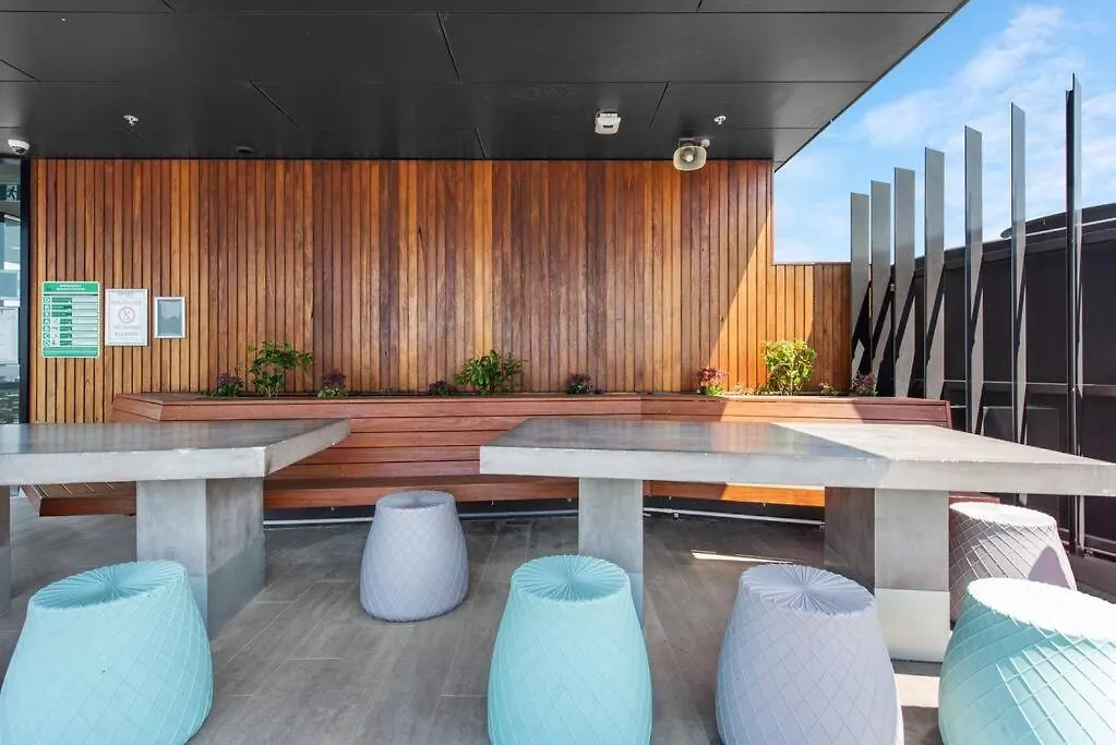 City Living! 1Bed/1Bath/1Car/Pool Brisbane