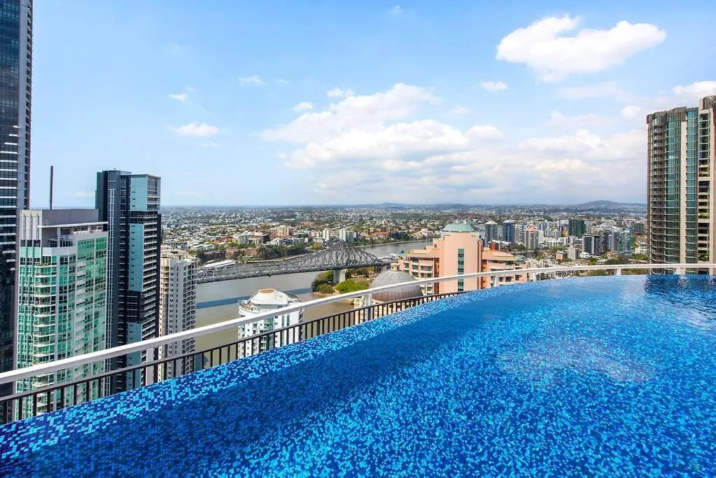Apartment City Living! 1Bed/1Bath/1Car/Pool Brisbane