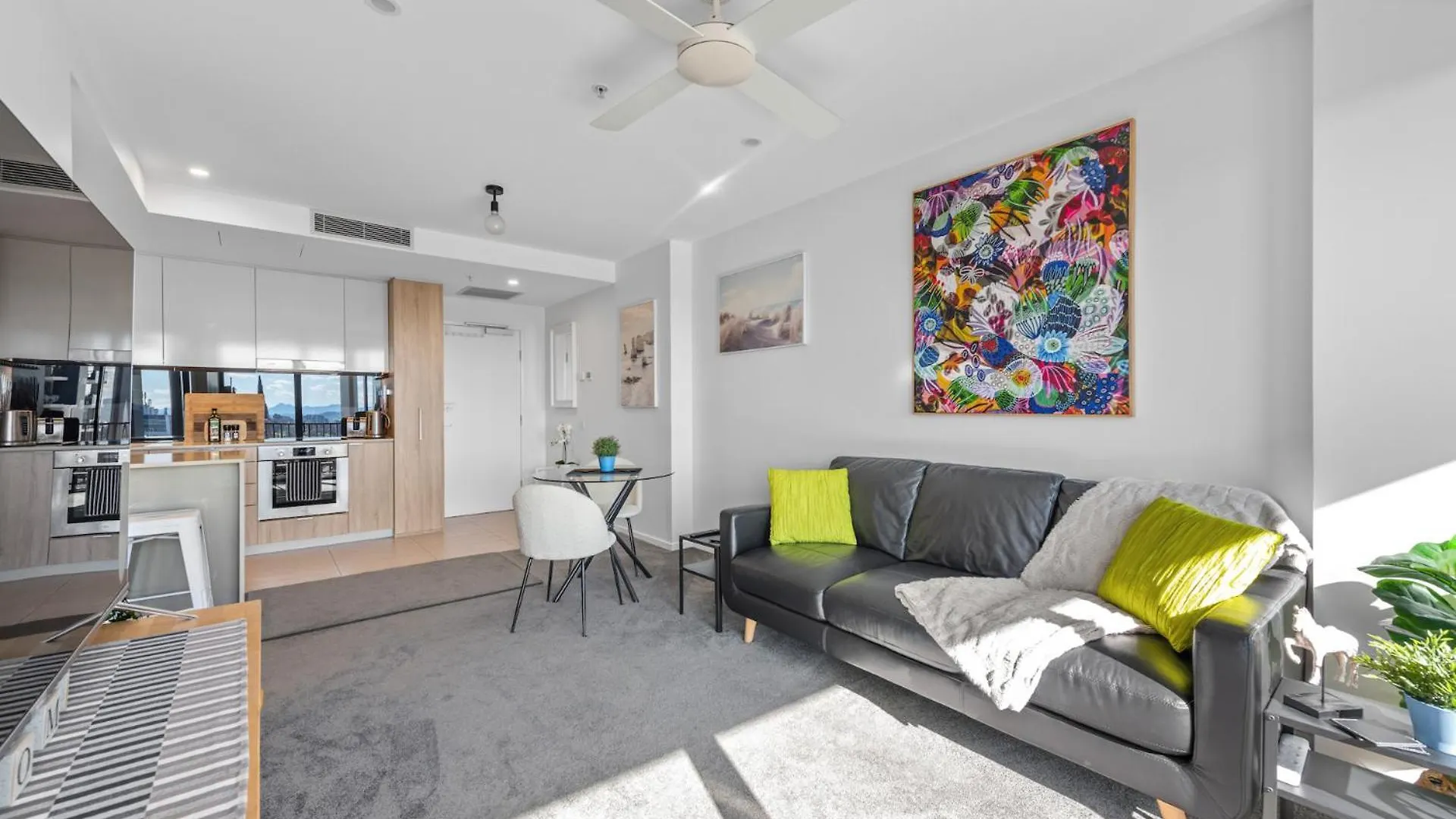Apartment City Living! 1Bed/1Bath/1Car/Pool Brisbane Australien